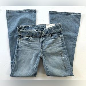 NWT AMERICAN EAGLE BELTED FLARE JEANS SZ 10S
